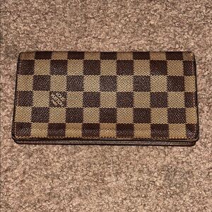 Authentic Louis Vuitton Damier Bi-fold Long Wallet in Good Pre-loved Condition